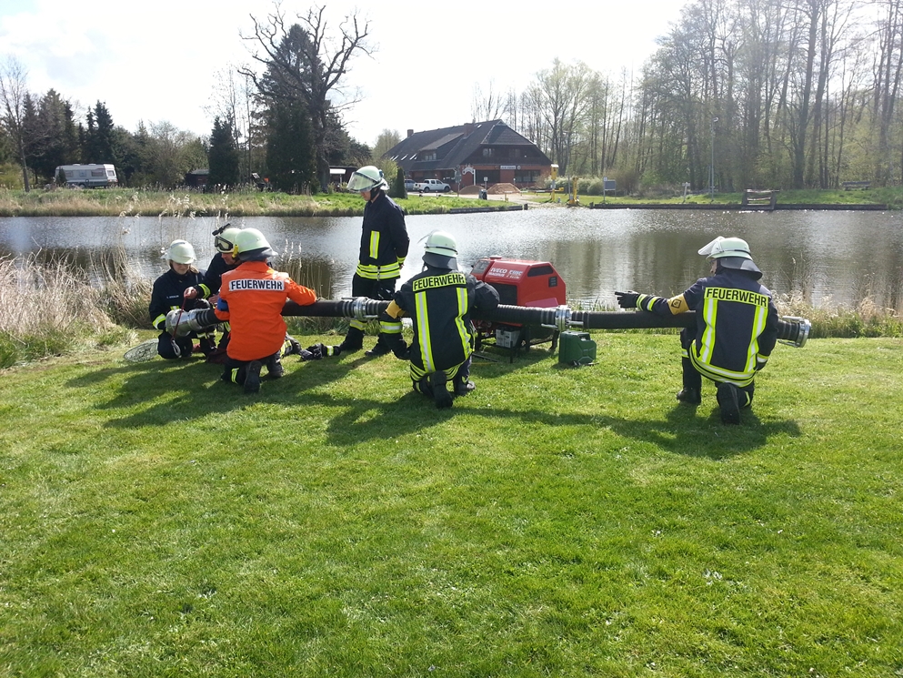 tl_files/Bilder/Rettungshundestaffel/Bilder/Ausbildung/23.04.16/Truppmannausbildung23.04.16-03.jpg
